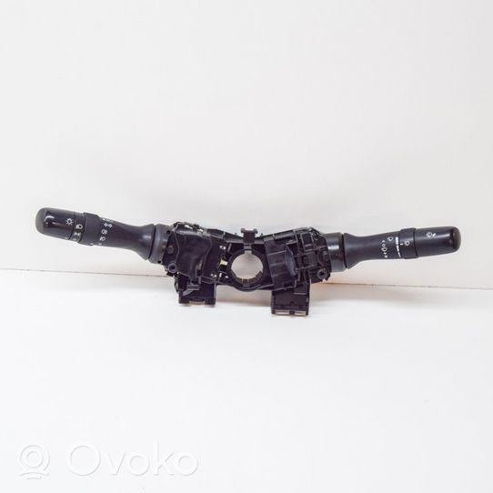 Toyota Hilux (AN10, AN20, AN30) Leva/interruttore dell’indicatore di direzione e tergicristallo 5217117F664