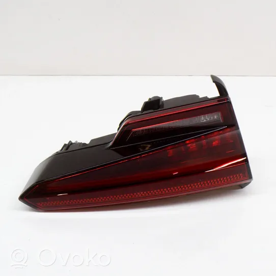 Audi A4 S4 B9 Lampy tylnej klapy bagażnika 2SD012246