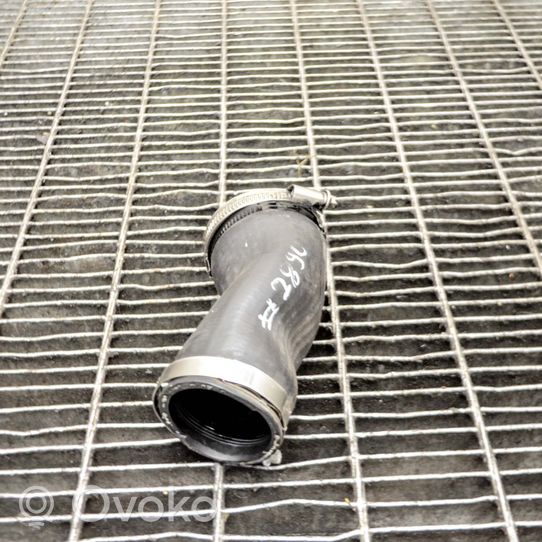 Audi A1 Manguera/tubo del intercooler 5Q0145838