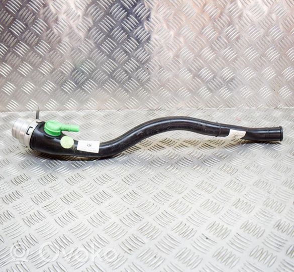 Porsche 911 992 Tuyau de remplissage de réservoir de carburant 992201106B