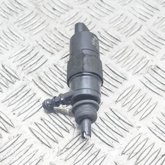 Audi A5 8T 8F Pumpe Scheibenwaschanlage 3B7955681