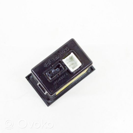 KIA Niro USB-pistokeliitin 96120K0110