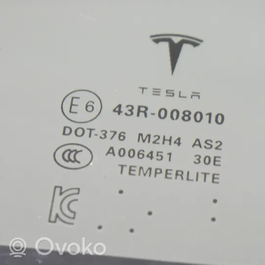 Tesla Model S Fenêtre latérale avant / vitre triangulaire DOT376