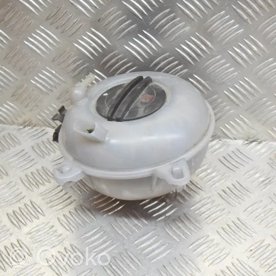 Audi A3 S3 8V Vase d'expansion / réservoir de liquide de refroidissement 5Q0121407G