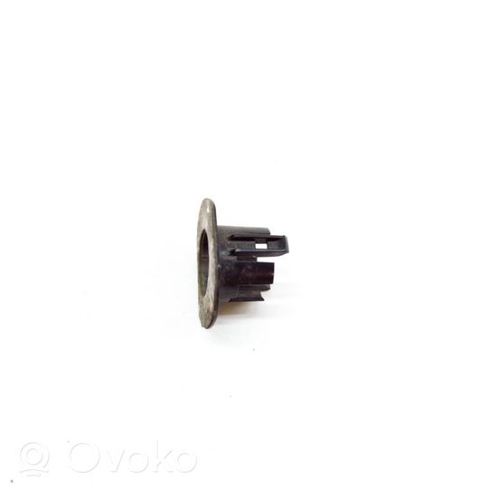 BMW 4 F32 F33 Soporte del sensor de aparcamiento delantero (PDC) 7285557