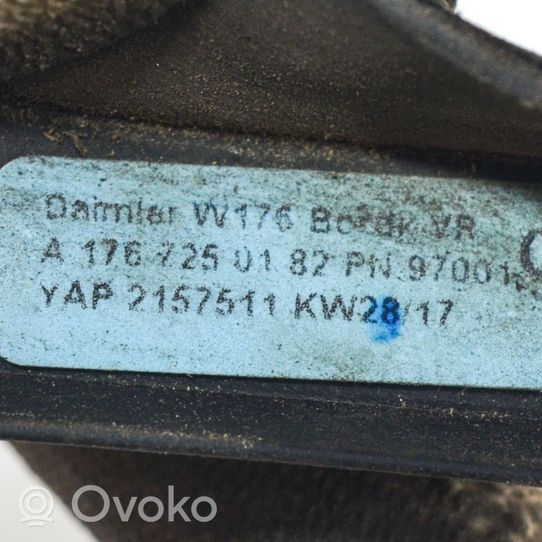 Mercedes-Benz A W176 Listwa / Uszczelka szyby drzwi przesuwanych A1767250182