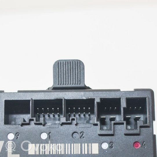 Mercedes-Benz E A207 Oven ohjainlaite/moduuli A2129001529