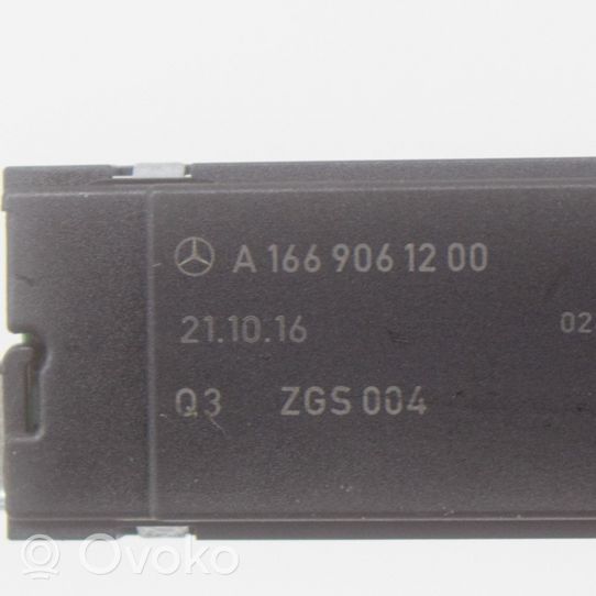 Mercedes-Benz CLA C117 X117 W117 Wzmacniacz anteny A1669061200