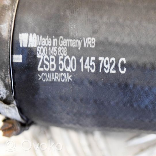 Volkswagen Golf VII Tube d'admission de tuyau de refroidisseur intermédiaire 5Q0145838