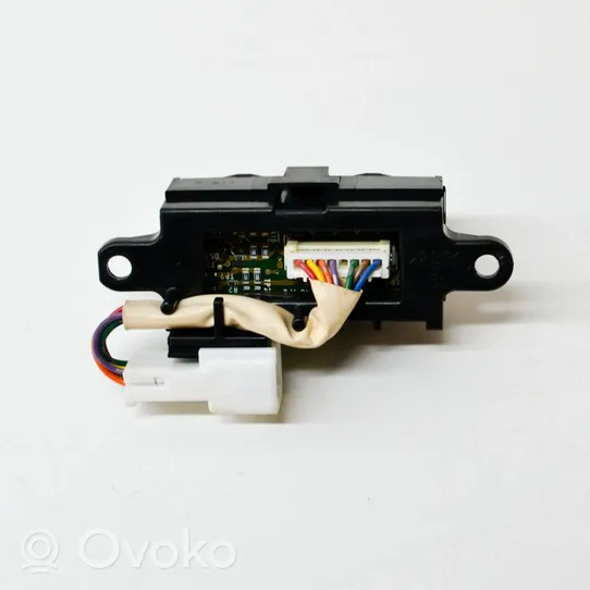 Nissan Leaf I (ZE0) Indicatore di cambio marcia F1911