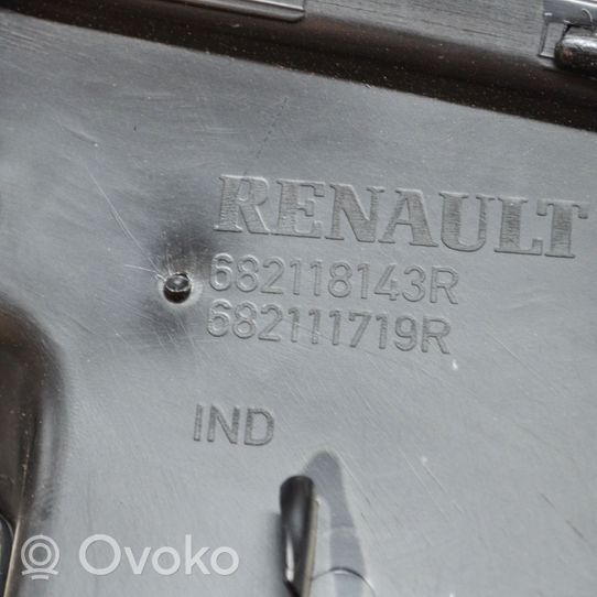 Renault Zoe Ramka schowka deski rozdzielczej 682118143R