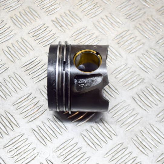 Mercedes-Benz GL X166 Piston A6420305517