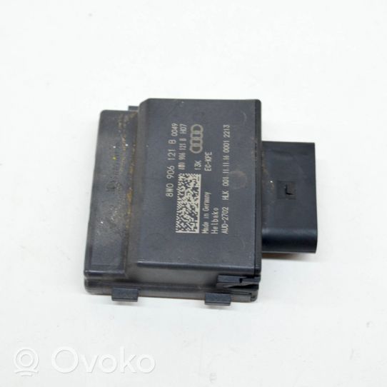 Audi A4 S4 B9 Polttoaineen ruiskutuspumpun ohjainlaite/moduuli 8W0906121B