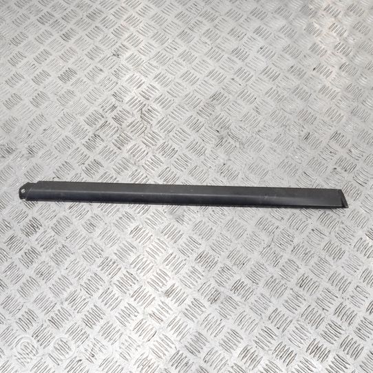 Porsche Cayenne (92A) Rivestimento modanatura del vetro della portiera anteriore 7P5853540