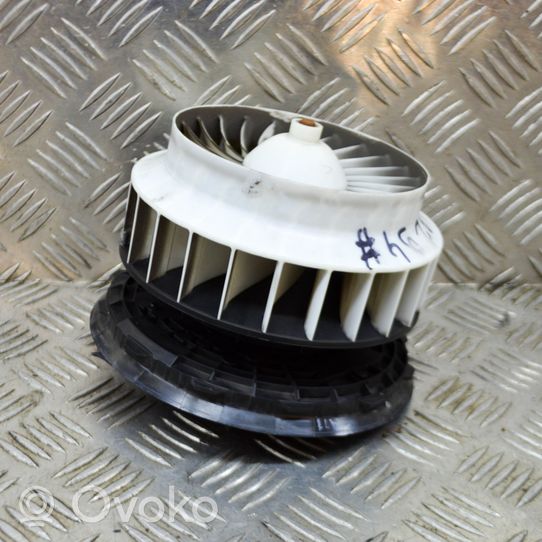 Mercedes-Benz C W205 Ventola riscaldamento/ventilatore abitacolo 0130309002