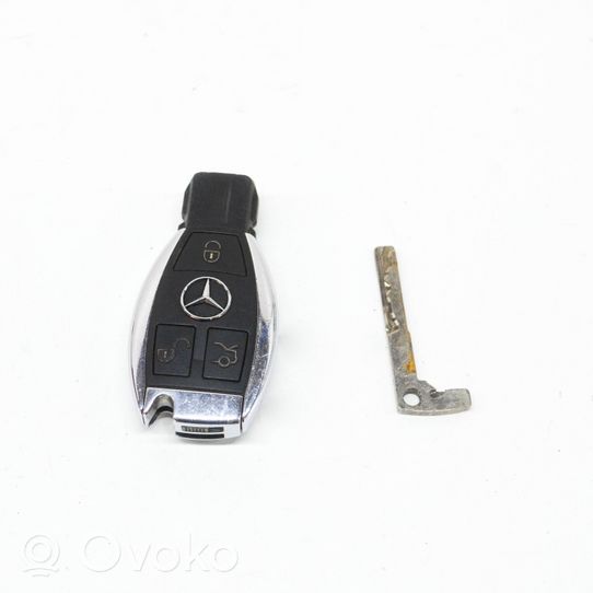 Mercedes-Benz C W205 Užvedimo raktas (raktelis)/ kortelė 