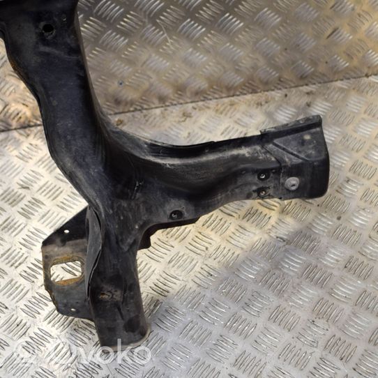 Volkswagen Transporter - Caravelle T5 Staffa del pannello di supporto del radiatore parte superiore L7H000043T