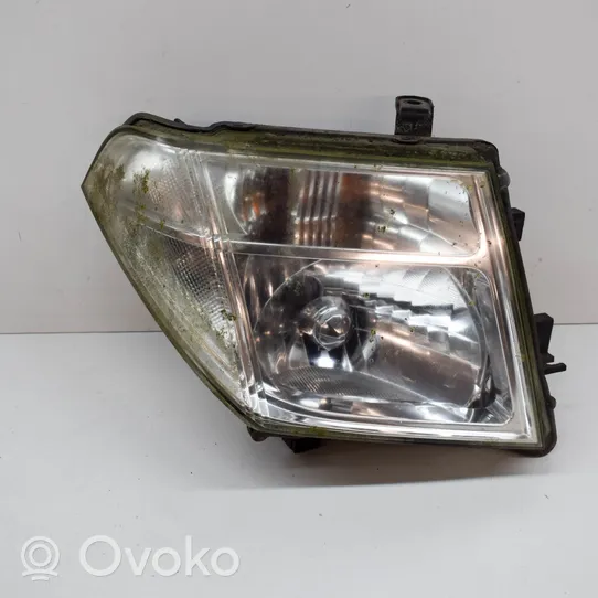 Nissan NP300 Lampa przednia 