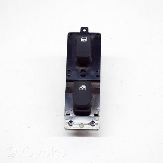 KIA Carens II Electric window control switch 935751D5003W