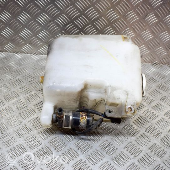 Mitsubishi L200 Zbiornik płynu spryskiwaczy lamp E13015007