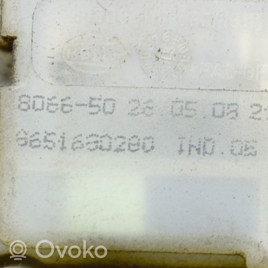 Citroen C6 Siłownik klapki wlewu paliwa 9651680280