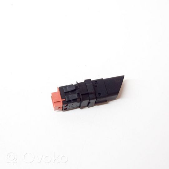 Citroen C6 Degalų bako dangtelio atidarymo rankenėlė 
