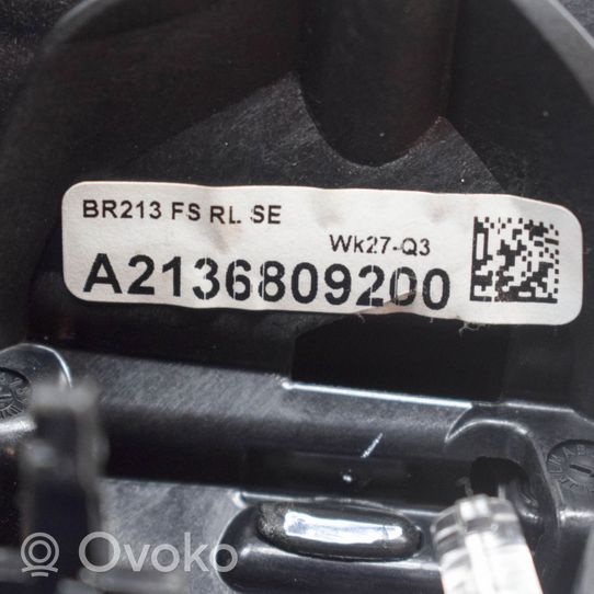 Mercedes-Benz E W213 Kojelaudan hansikaslokeron lista A2136809200