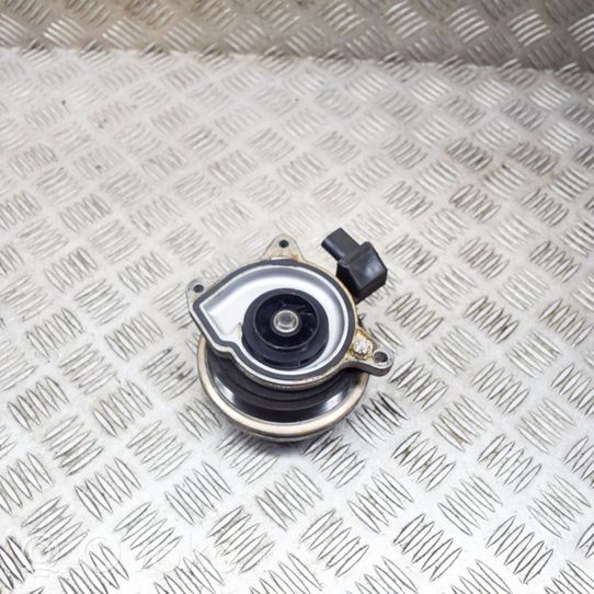 Volkswagen Golf VI Water pump 