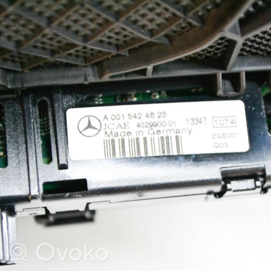 Mercedes-Benz E A207 Muu korin osa A0015424623