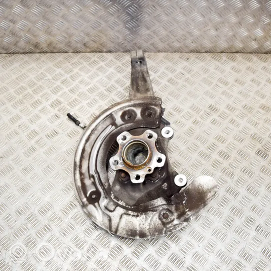 BMW 5 G30 G31 Front wheel hub 6861797