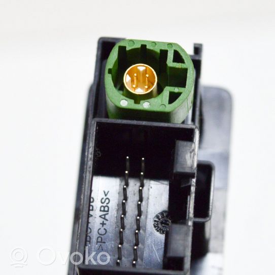 Volkswagen Golf VII Câble adaptateur AUX 5Q0035736