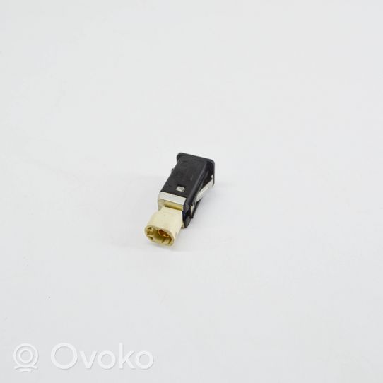 BMW 5 F10 F11 USB socket connector 9167196