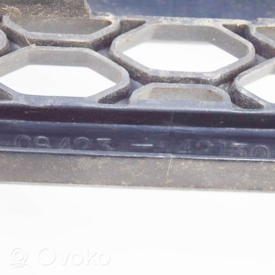 Toyota RAV 4 (XA20) Grille de calandre avant 0842342130