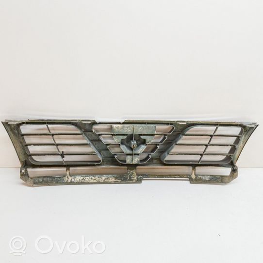 Nissan Patrol Y61 Grille de calandre avant 