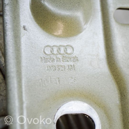 Audi Q8 Support de montage d'aile 4M8821431