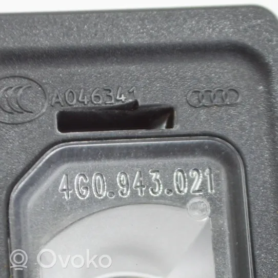 Audi Q3 8U Éclairage de plaque d'immatriculation 4G0943021