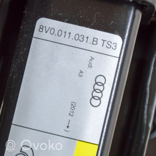 Audi A3 S3 8V Inne elementy wykończenia bagażnika 8V0011031B