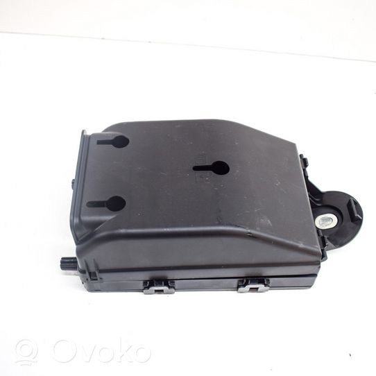 Volvo XC60 Relay mounting block 31682732