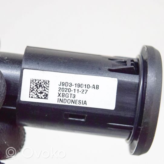 Jaguar I-Pace USB-pistokeliitin J9D319010AB