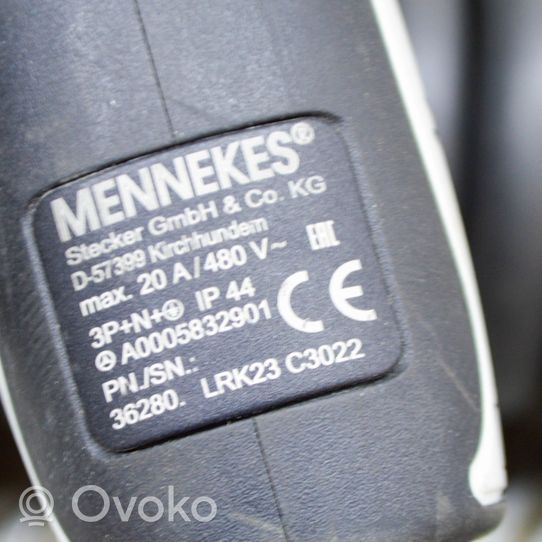 Mercedes-Benz EQC Kabel do ładowania samochodu elektrycznego A0005832901