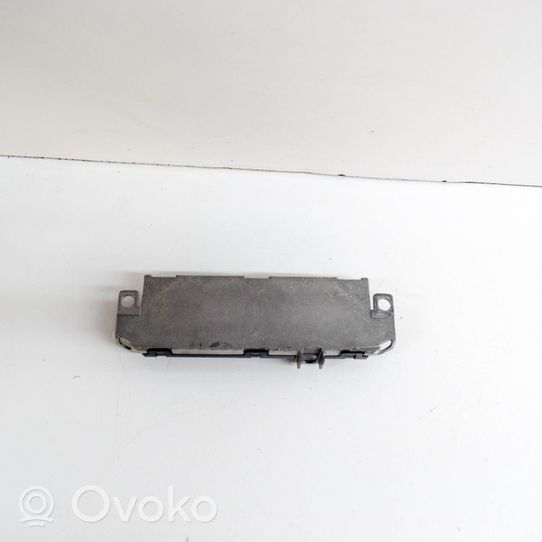 Audi A5 8T 8F Amplificateur d'antenne 8T0035225AA