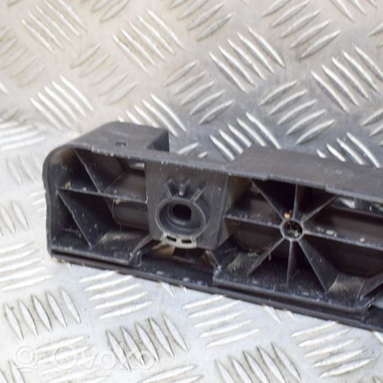 Volkswagen Golf VIII Support de pare-chocs arrière 5H6807863