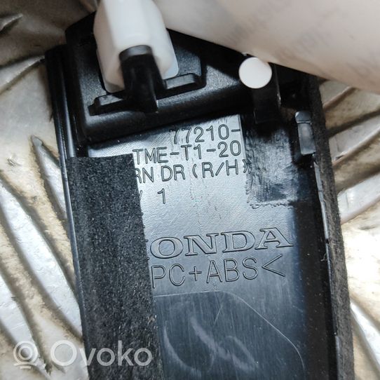 Honda CR-V Kojelaudan hansikaslokeron lista 77210TMET120