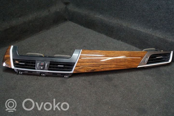 BMW 2 F45 Lango oro grotelės 9262955