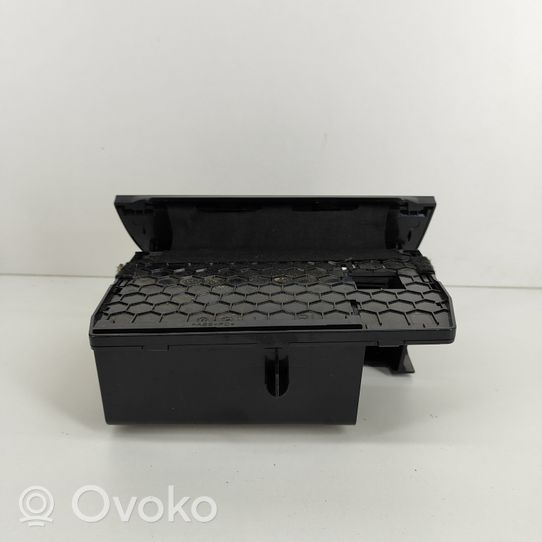 Volkswagen Golf VII Peleninė panelėje 5G2863391