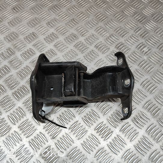 Opel Vivaro Rear door lower hinge 904006707R