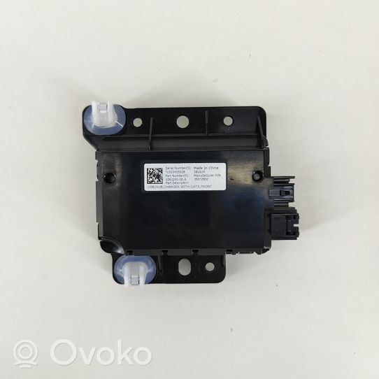 Tesla Model 3 Moduł / Sterownik USB 109329500A