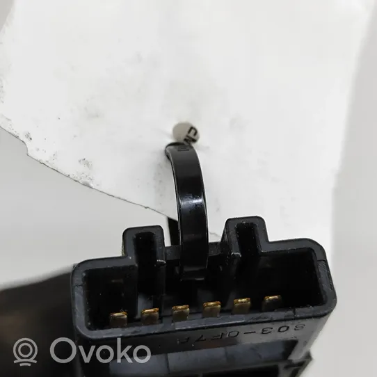Toyota Hilux (AN10, AN20, AN30) Otros interruptores/perillas/selectores 15A333