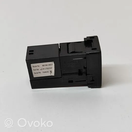 Toyota Hilux (AN10, AN20, AN30) Connettore plug in AUX 861900K010