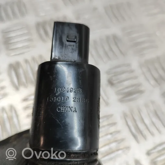 Volvo XC60 Pompa spryskiwacza szyby przedniej / czołowej 1024928